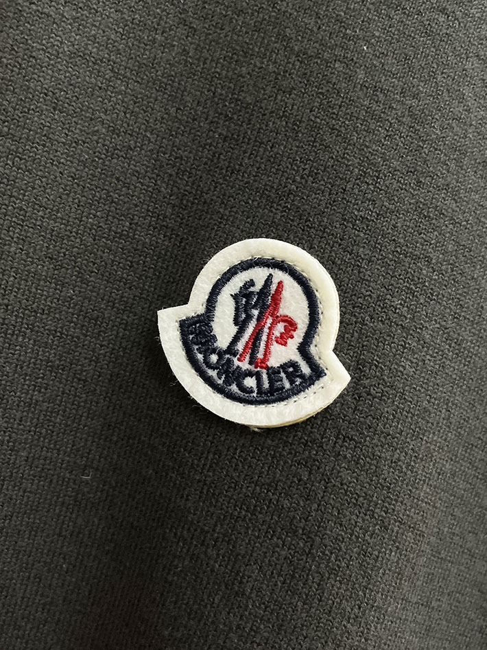 最高級モンクレールスーパーコピー MONCLER ワンポイント ポロシャツ 長袖 ブラック 2524879 モンクレール ポロシャツ メンズ - 画像 (8)