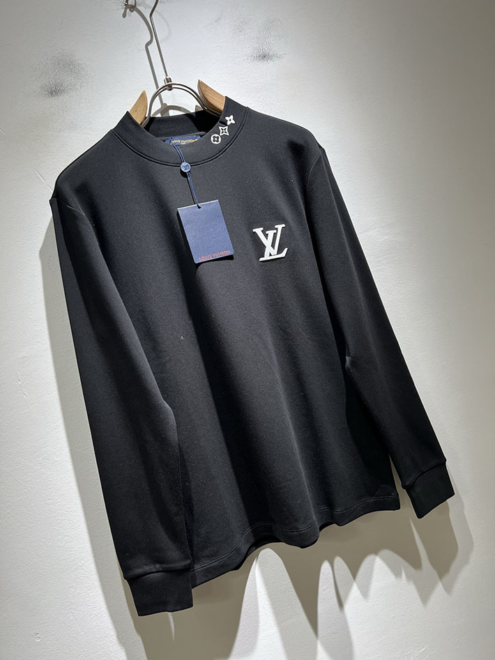 最高級ルイヴィトンスーパーコピー エンボスLVロングスリーブTシャツ アパレル ロンT トップス ブラック 2524940 ルイヴィトン トレーナー メンズ - 画像 (9)
