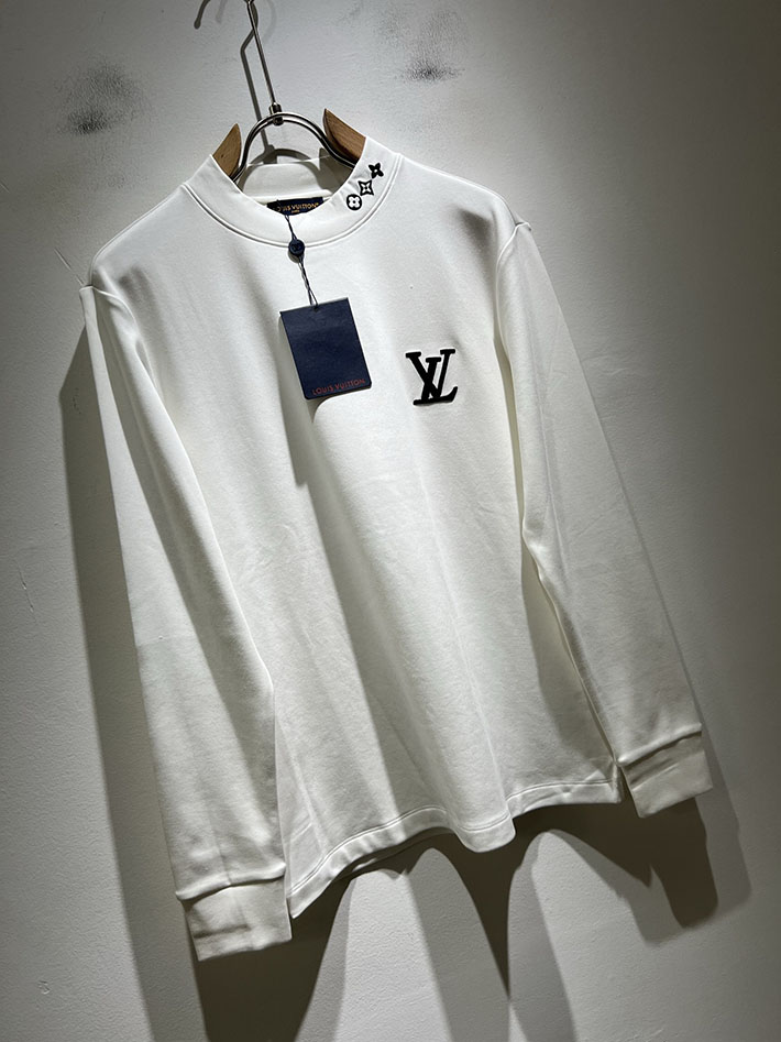 最高級ルイヴィトンスーパーコピー エンボスLVロングスリーブTシャツ アパレル ロンT トップス ホワイト 2524941 ルイヴィトン トレーナー メンズ - 画像 (9)