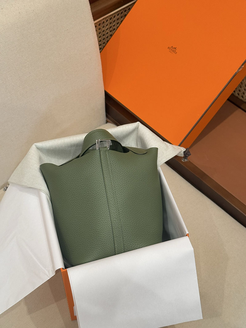 レディース エルメス バッグ HERMES ピコタンロック 18 PM ヴェールオリーブ トリヨンクレマンス シルバー金具 2526016 ピコタン 18 定価 - 画像 (8)