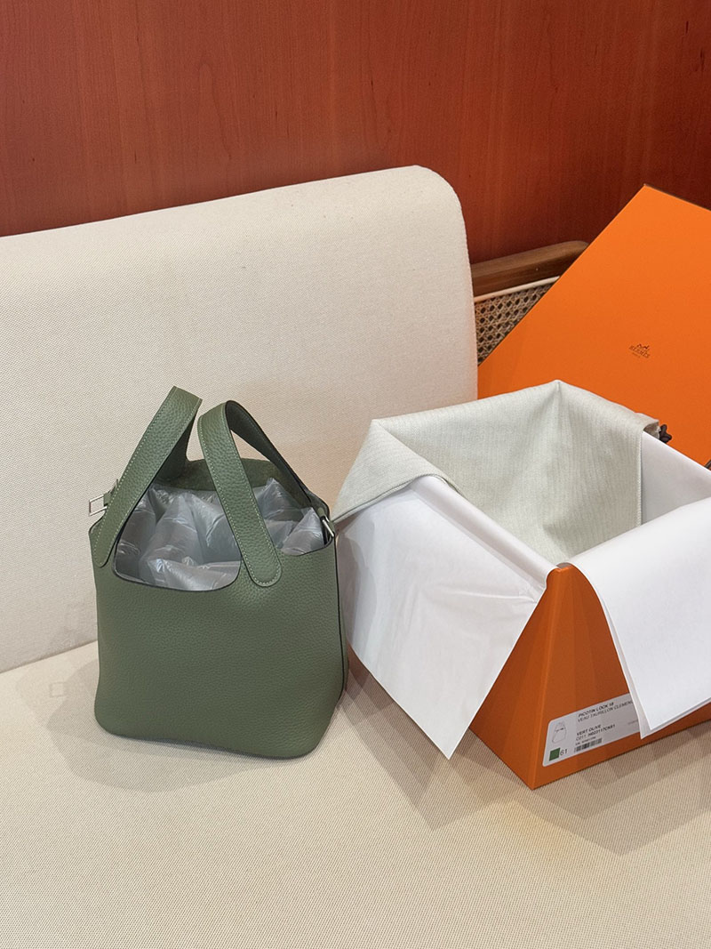 レディース エルメス バッグ HERMES ピコタンロック 18 PM ヴェールオリーブ トリヨンクレマンス シルバー金具 2526016 ピコタン 18 定価 - 画像 (3)