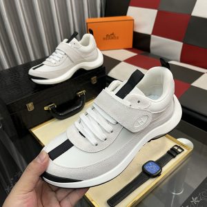 スニーカー メンズ おしゃれ 大人