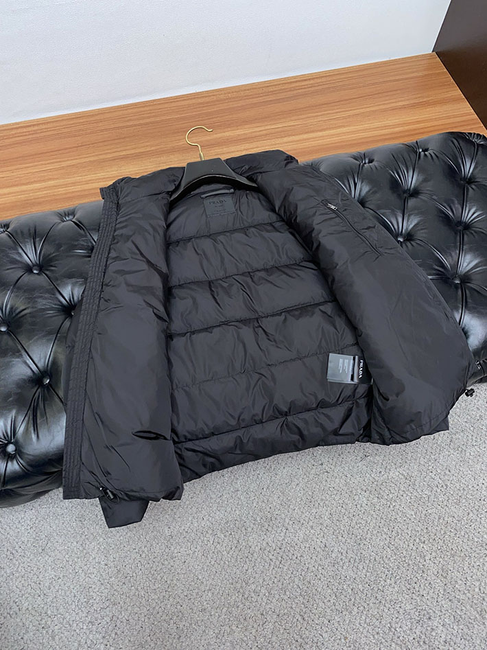 最高級プラダスーパーコピー PRADA メンズ ダウンジャケット・コート Nylon down jacket ブラック 2525110 プラダ ダウン アウトレット - 画像 (4)