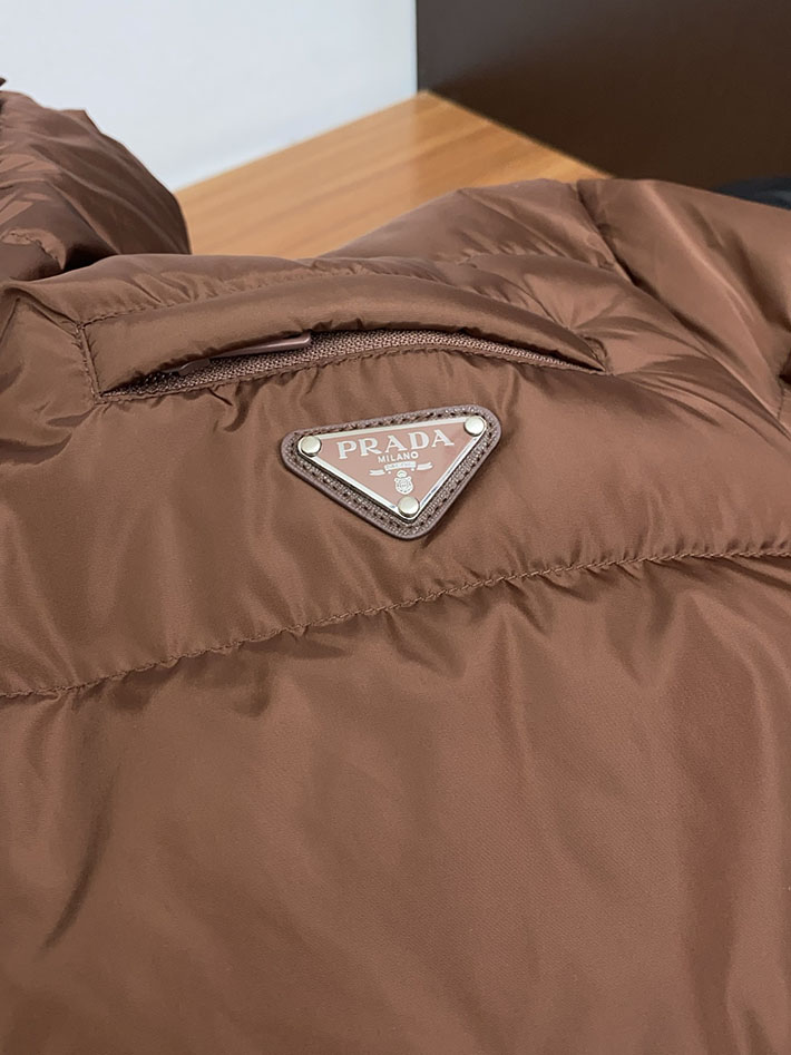 最高級プラダスーパーコピー PRADA メンズ ダウンジャケット・コート Nylon down jacket ブラウン 2525111 プラダ ダウン アウトレット - 画像 (3)