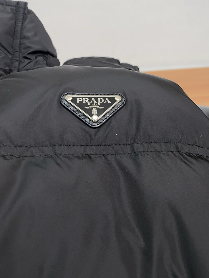 最高級プラダスーパーコピー PRADA ダウンジャケット・コート Nylon down jacket ブラック 2525114 プラダ ダウンジャケット メンズ - 画像 (4)