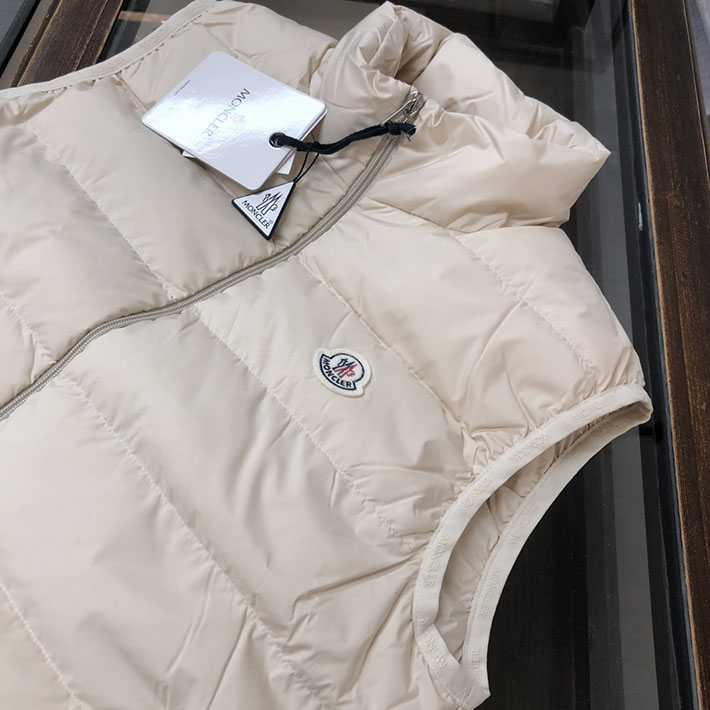最高級モンクレールスーパーコピー Moncler Contrin ダウンベスト ロゴ付き ライトダウンベスト ホワイト 2525124 モンクレール ダウンベスト 新作 - 画像 (8)