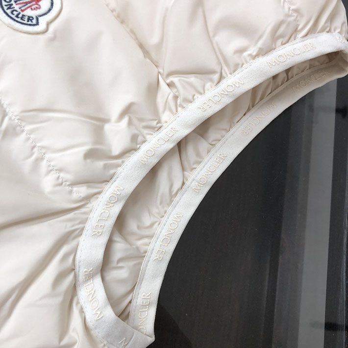 最高級モンクレールスーパーコピー Moncler Contrin ダウンベスト ロゴ付き ライトダウンベスト ホワイト 2525124 モンクレール ダウンベスト 新作 - 画像 (7)