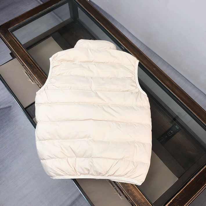 最高級モンクレールスーパーコピー Moncler Contrin ダウンベスト ロゴ付き ライトダウンベスト ホワイト 2525124 モンクレール ダウンベスト 新作 - 画像 (2)