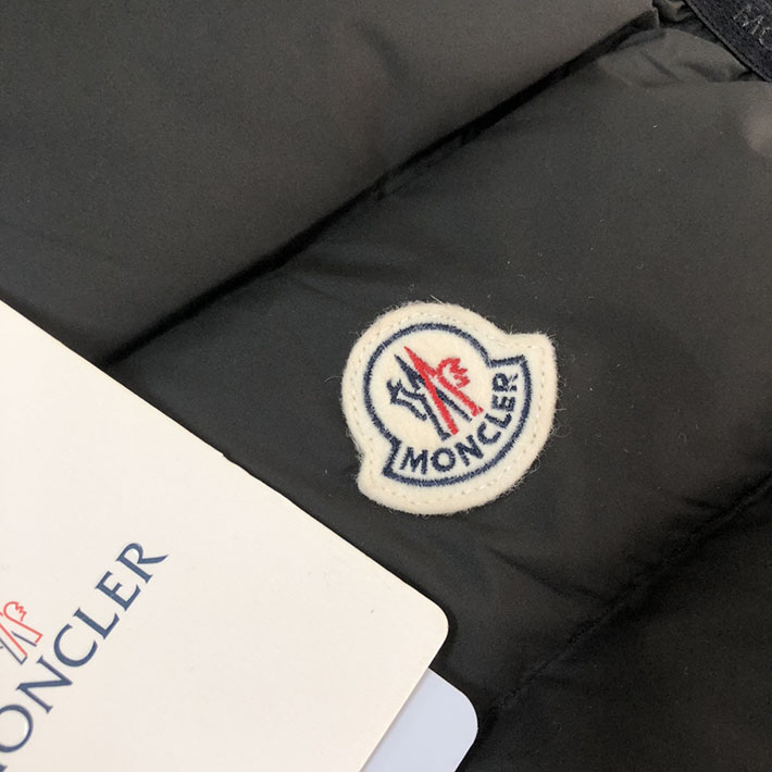 最高級モンクレールスーパーコピー Moncler Contrin ダウンベスト ロゴ付き ライトダウンベスト ブラック 2525125 モンクレール ダウンベスト 新作 - 画像 (5)