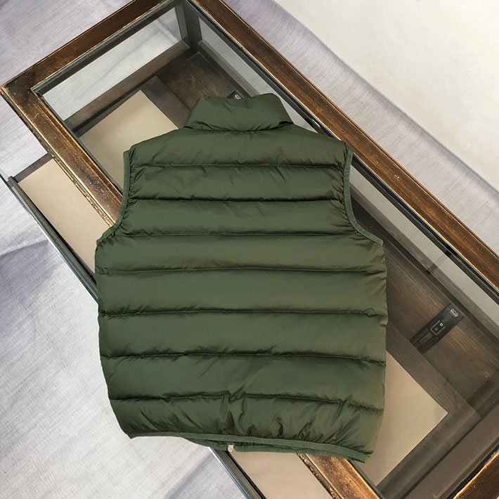 最高級モンクレールスーパーコピー Moncler Contrin ダウンベスト ロゴ付き ライトダウンベスト カーキ 2525126 モンクレール ダウンベスト 新作 - 画像 (2)