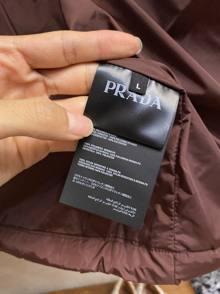 最高級プラダスーパーコピー PRADA ダウンベストSGJ191 パッド入りRe-Nylonベスト ブラウン 2525130 プラダ ダウンベスト アウトレット - 画像 (3)