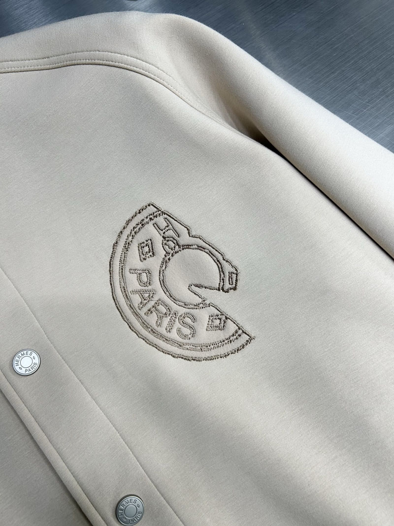 最高級エルメススーパーコピー服 HERMES テディブルゾン パッチ ”クルー・ド・セル” グリクレール 2526131 エルメス コート 新作 - 画像 (4)