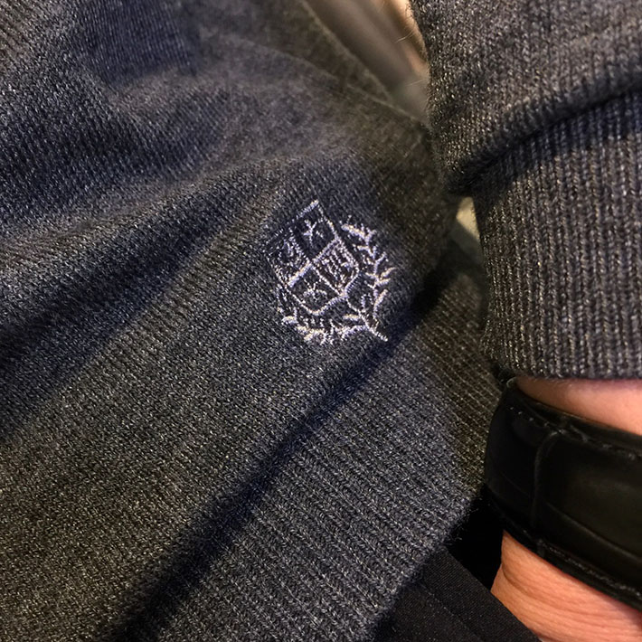 最高級ロロ・ピアーナスーパーコピー LoroPiana カシミヤハイゲージモックネックニット グレー 2525181 セーター メンズ 人気 - 画像 (6)
