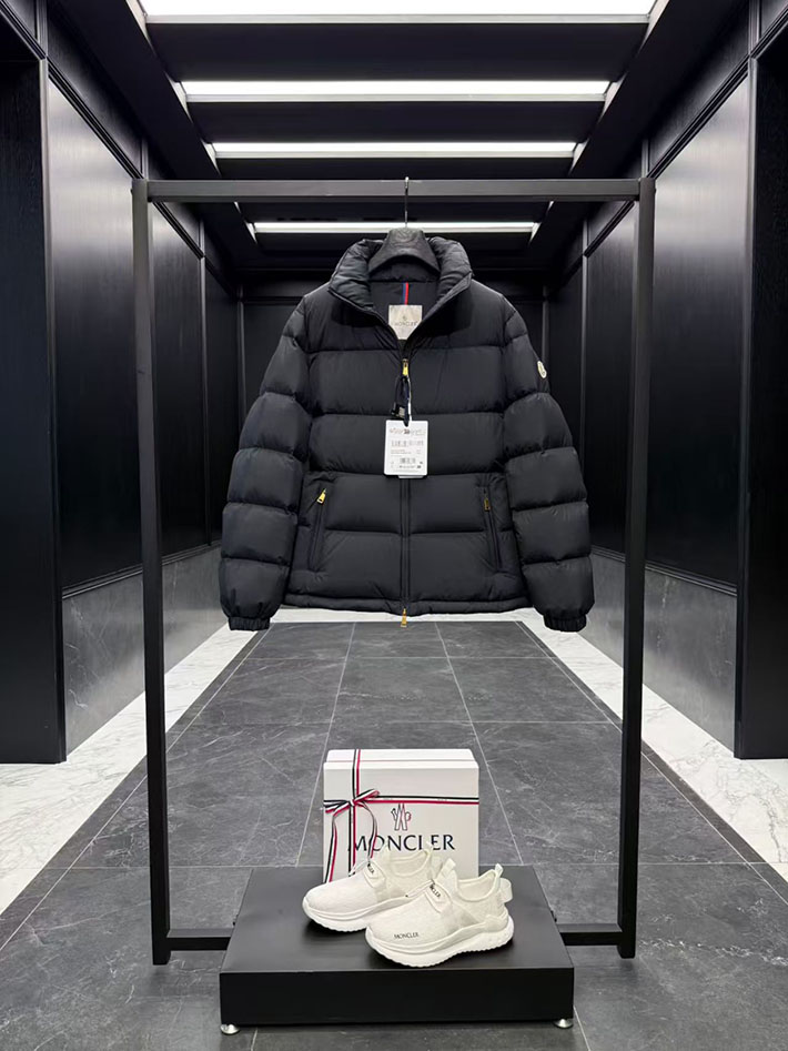 最高級モンクレールスーパーコピー Moncler ダウンジャケット Dourbe ショート丈 ブラック 2525190 レディース モンクレール ダウン - 画像 (4)
