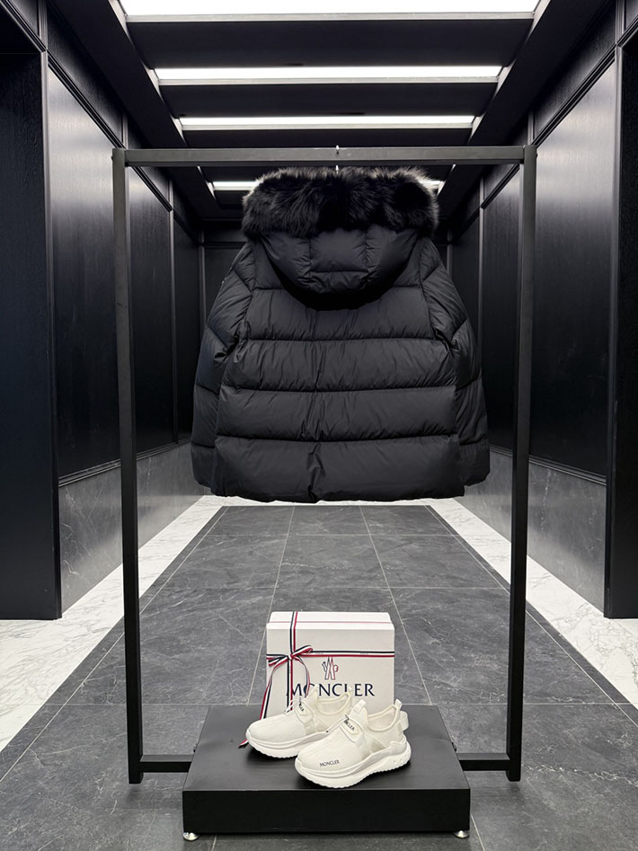 最高級モンクレールスーパーコピー Moncler Laichefurショートダウンジャケット ブラック 2525192 モンクレール レディース 人気ランキング - 画像 (2)