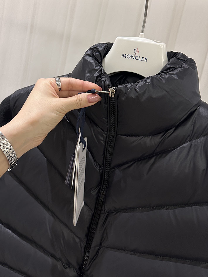 最高級モンクレールスーパーコピー Moncler ニットブルゾン CARDIGAN TRICOT トリコ ブラック 2525193 レディース モンクレール ダウンベスト - 画像 (9)