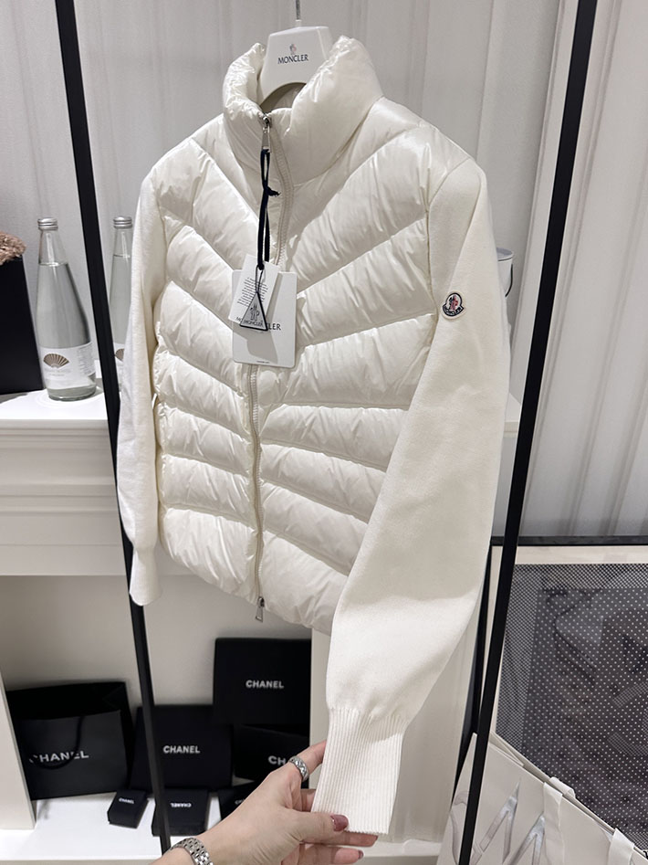 最高級モンクレールスーパーコピー Moncler ニットブルゾン CARDIGAN TRICOT トリコ ホワイト 2525194 レディース モンクレール ダウンベスト - 画像 (7)
