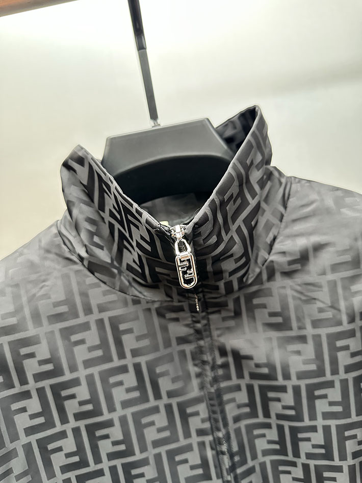 最高級フェンディスーパーコピー ナイロンジャケット FENDI FF nylon bomber ブラック 2525200 ジャケット 流行り メンズ - 画像 (12)