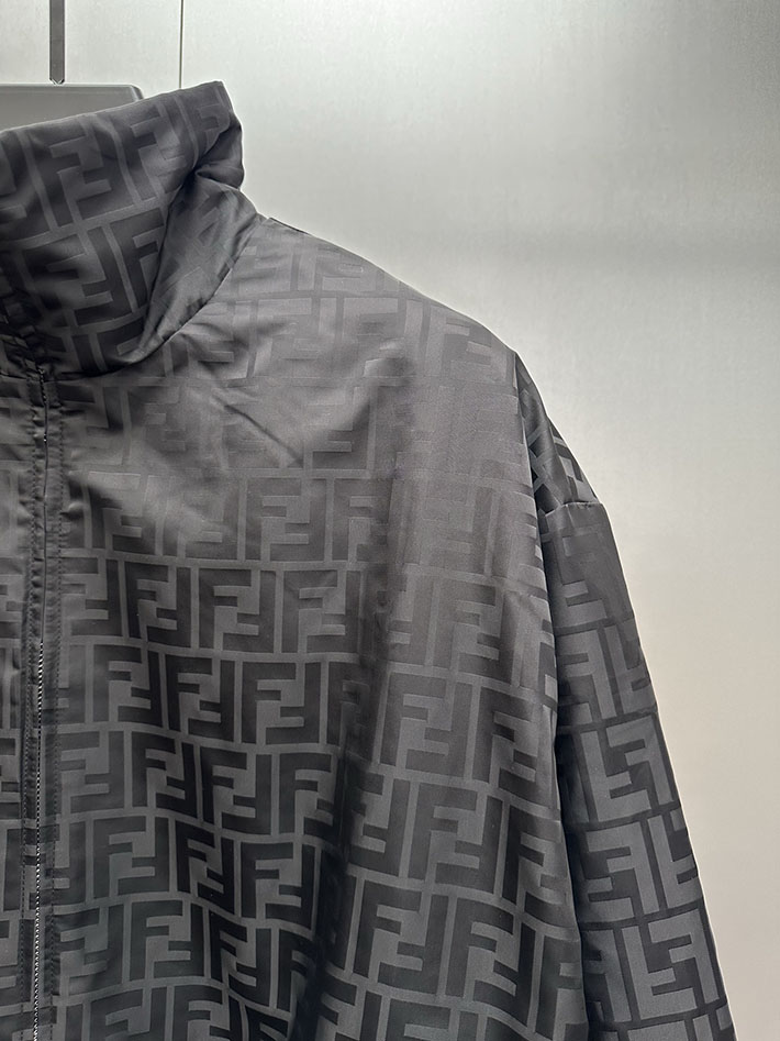 最高級フェンディスーパーコピー ナイロンジャケット FENDI FF nylon bomber ブラック 2525200 ジャケット 流行り メンズ - 画像 (11)