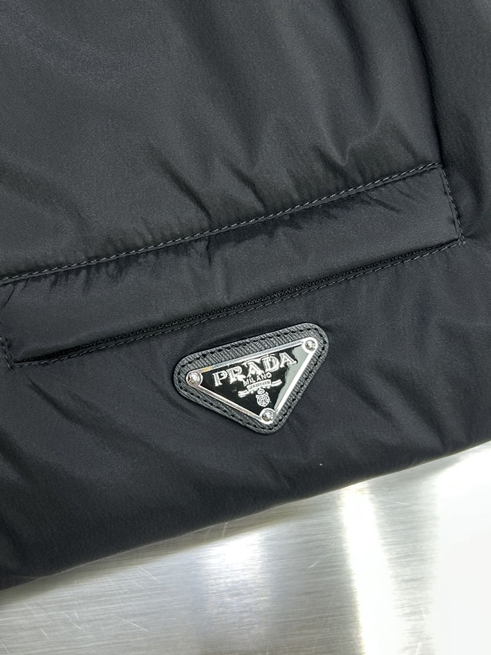 最高級プラダスーパーコピー PRADA 2025新作 Re-Nylon パファージャケット ブラック 2525207 プラダ ジャケット アウトレット - 画像 (2)