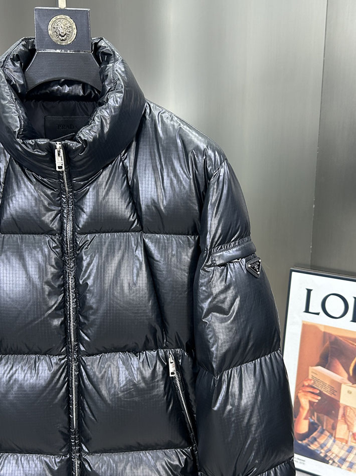 最高級プラダスーパーコピー PRADA 2025新作 Re-Nylon パファージャケット ブラック 2525217 今年 流行るダウン メンズ - 画像 (12)
