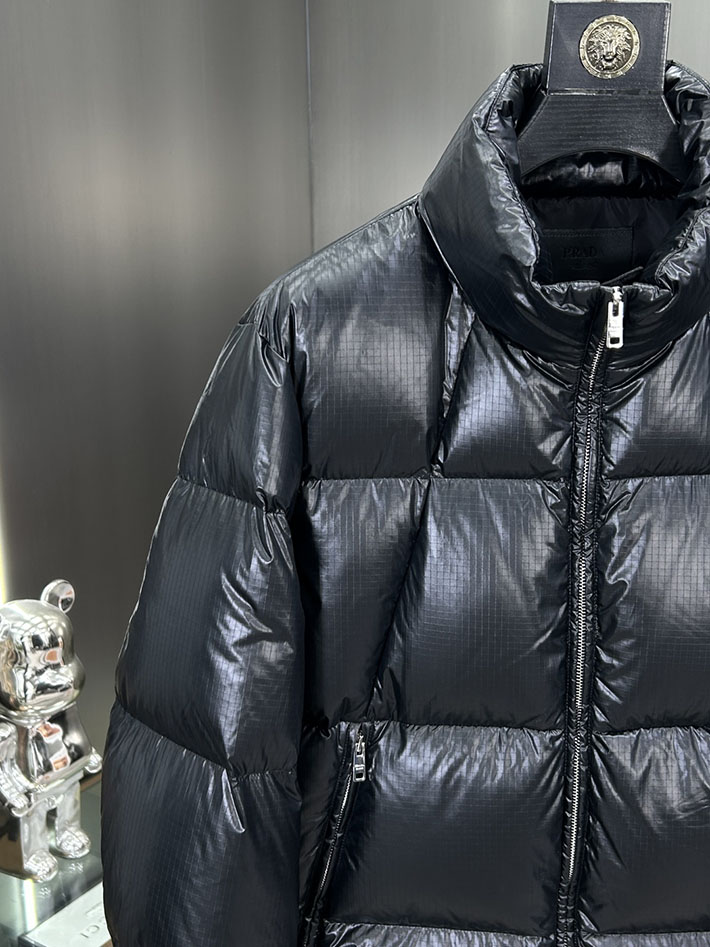 最高級プラダスーパーコピー PRADA 2025新作 Re-Nylon パファージャケット ブラック 2525217 今年 流行るダウン メンズ - 画像 (11)