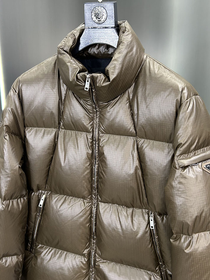 最高級プラダスーパーコピー PRADA 2025新作 Re-Nylon パファージャケット ブラウン 2525218 今年 流行るダウン メンズ - 画像 (7)