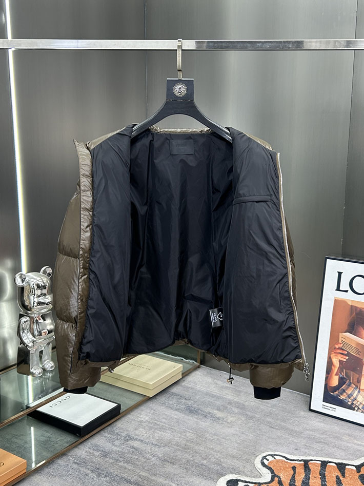 最高級プラダスーパーコピー PRADA 2025新作 Re-Nylon パファージャケット ブラウン 2525218 今年 流行るダウン メンズ - 画像 (5)