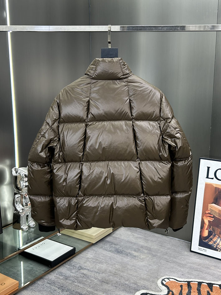 最高級プラダスーパーコピー PRADA 2025新作 Re-Nylon パファージャケット ブラウン 2525218 今年 流行るダウン メンズ - 画像 (17)