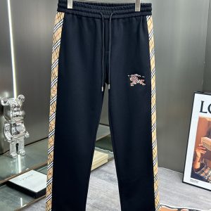 バーバリー パンツ コーデ