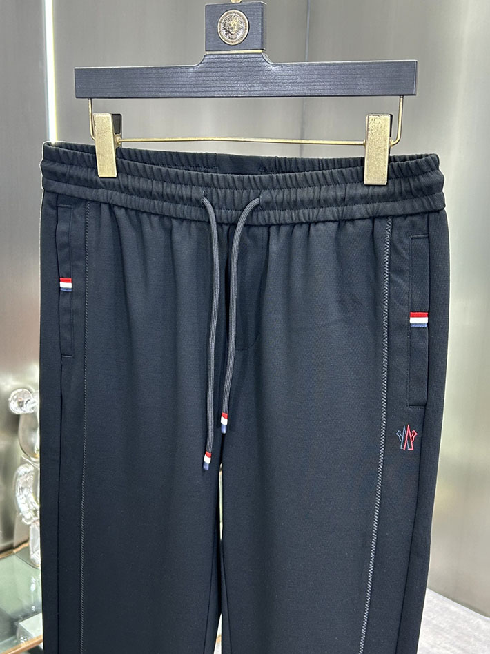 最高級モンクレールスーパーコピー MONCLER NewArrival トリコロール スウェットパンツ ブラック 2525255 モンクレール パンツ メンズ - 画像 (4)