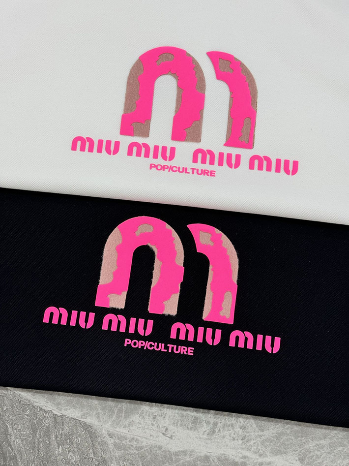 最高級MiuMiuスーパーコピー MiuMiu パーカー プルオーバー フーディー スウェット ホワイト 2525293 MiuMiu パーカー メンズ - 画像 (3)