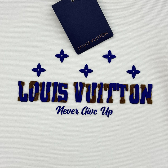 最高級ルイヴィトンスーパーコピー Vuitton シグネチャーフーディ エンブロイダリー ホワイト 2525297 ルイヴィトン パーカー 新作 - 画像 (6)