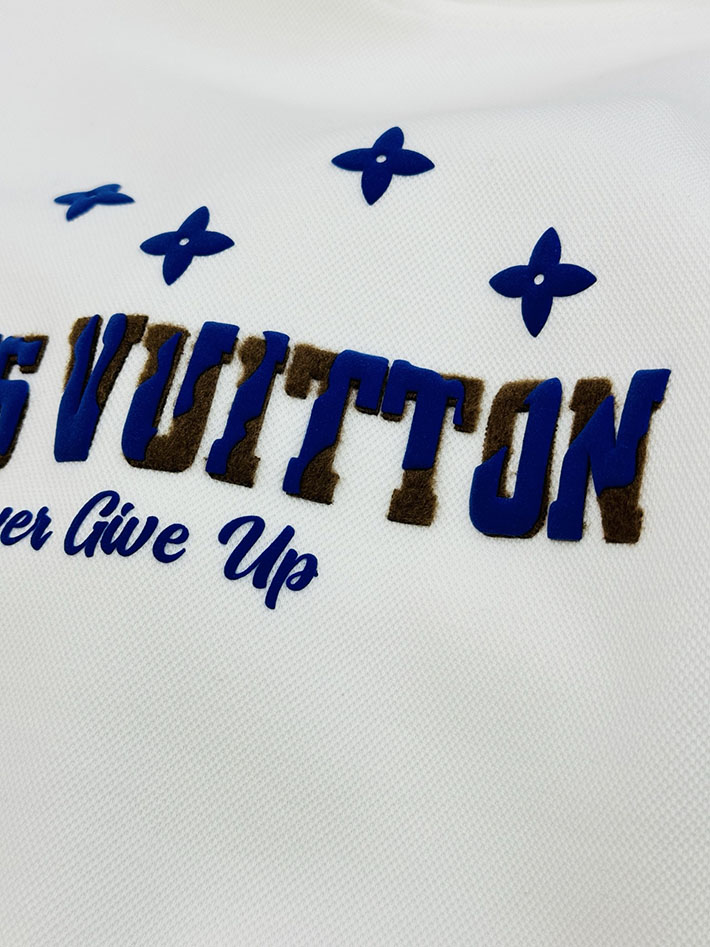 最高級ルイヴィトンスーパーコピー Vuitton シグネチャーフーディ エンブロイダリー ホワイト 2525297 ルイヴィトン パーカー 新作 - 画像 (5)