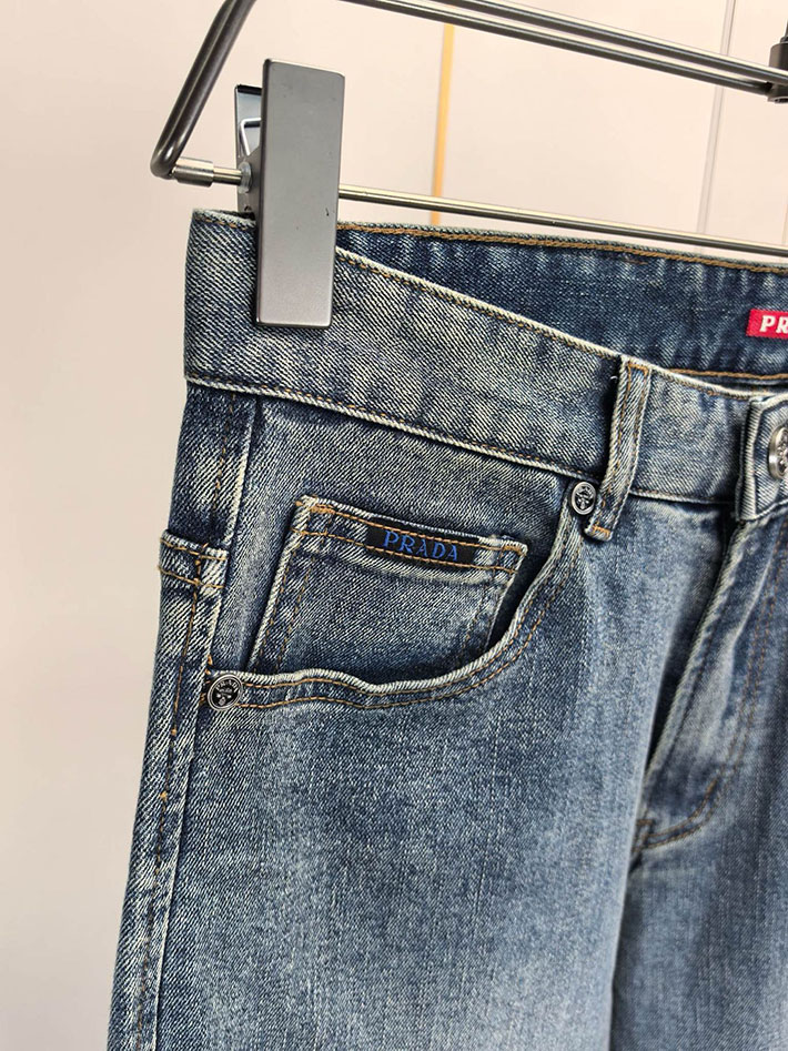 最高級プラダスーパーコピー PRADA ウォッシュ加工 メタルロゴ ボタンフライ ハイライズ ジーンズ 2525345 プラダ デニム メンズ - 画像 (6)