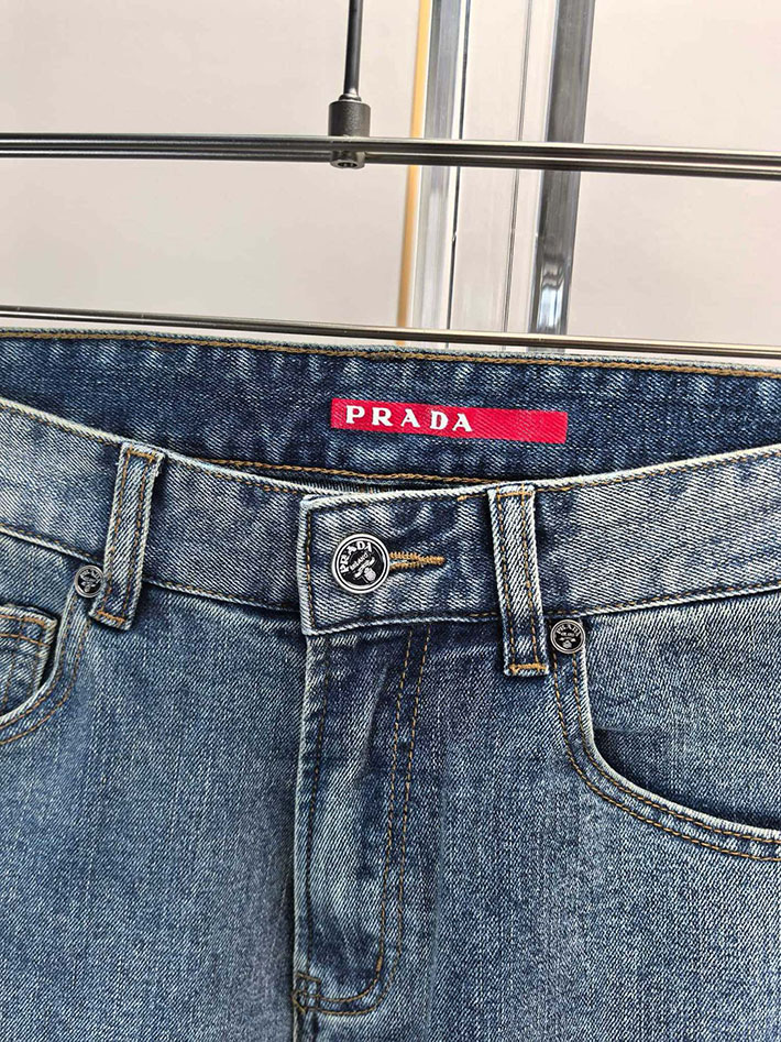 最高級プラダスーパーコピー PRADA ウォッシュ加工 メタルロゴ ボタンフライ ハイライズ ジーンズ 2525345 プラダ デニム メンズ - 画像 (5)