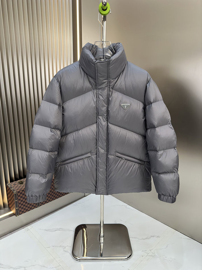 最高級プラダスーパーコピー PRADA オーバーサイズ ユニセックス ダウンジャケット ブラック 2525379 今年 流行りのダウンジャケット - 画像 (9)