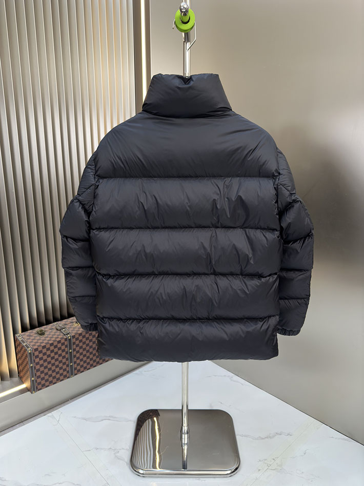 最高級プラダスーパーコピー PRADA オーバーサイズ ユニセックス ダウンジャケット ブラック 2525379 今年 流行りのダウンジャケット - 画像 (2)