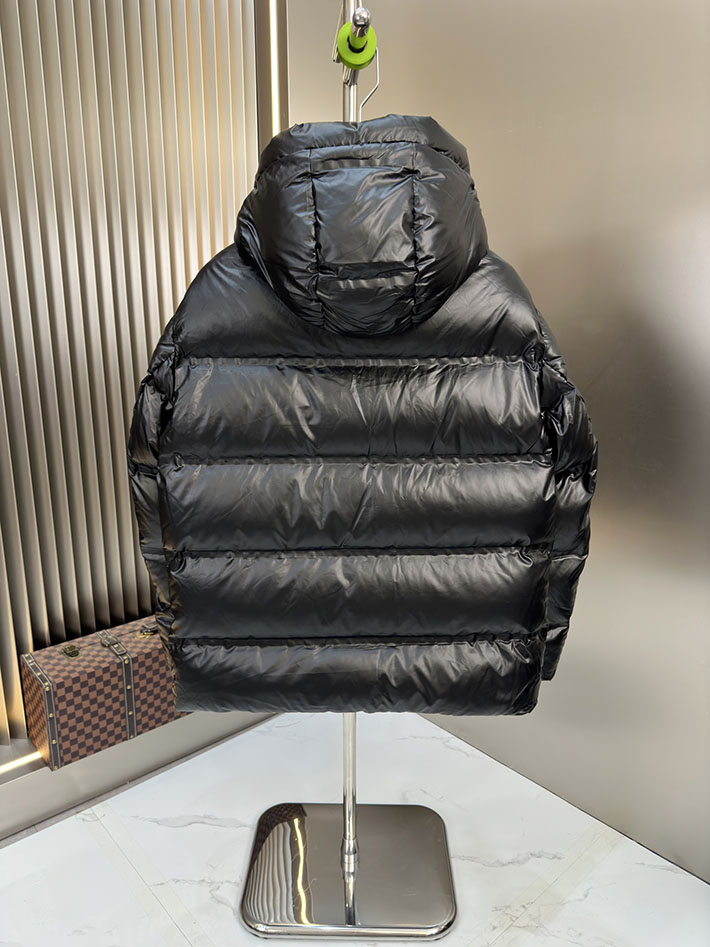 最高級プラダスーパーコピー PRADA オーバーサイズ ユニセックス ダウンジャケット ホワイト 2525380 今年 流行りのダウンジャケット - 画像 (2)