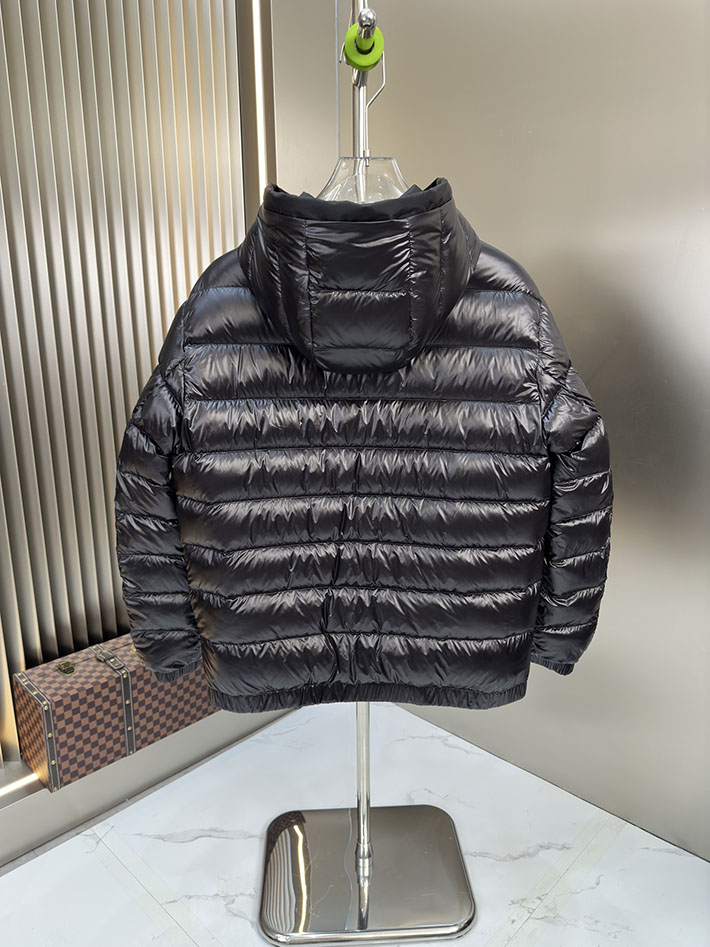 最高級モンクレールスーパーコピー Moncler ベルガン リバーシブル ショートダウンジャケット ブラック 2525382 今年 流行りのダウンジャケット - 画像 (8)