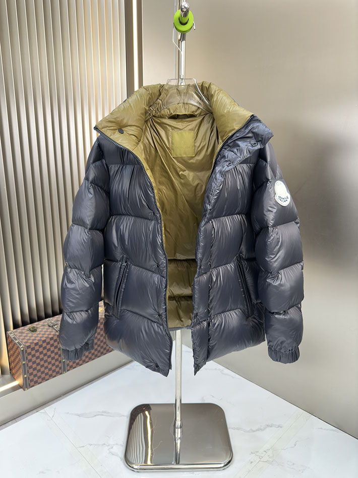 最高級モンクレールスーパーコピー Moncler Dervox ショート ダウンジャケット ブラック 2525400 今年 流行りのダウンジャケット - 画像 (3)