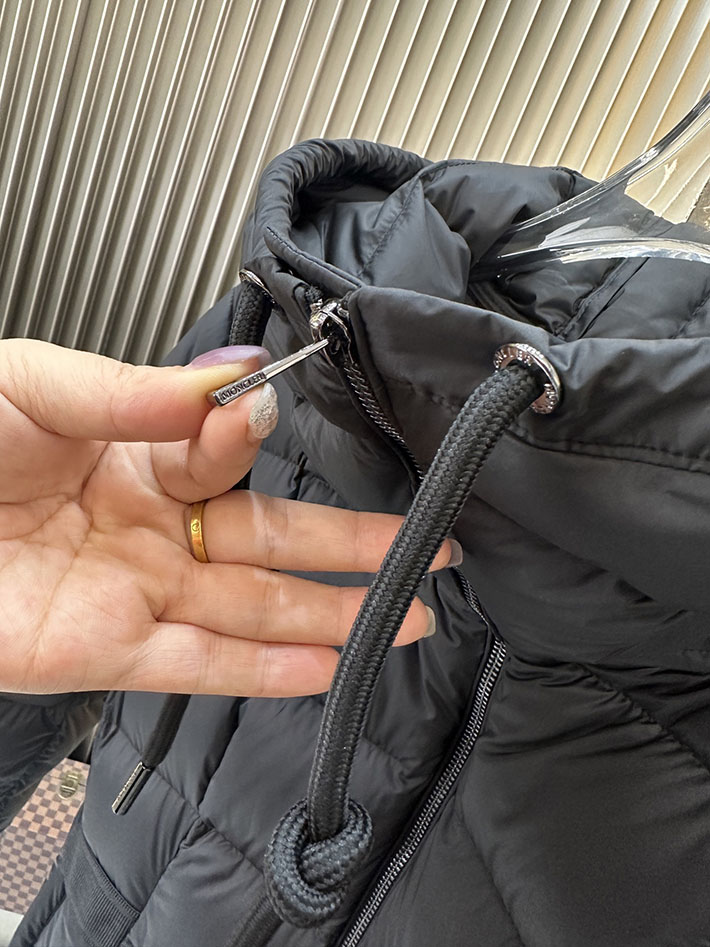 最高級モンクレールスーパーコピー Moncler ダウンコート HIRMA イルマ ダウンジャケット ブラック 2525401 レディース モンクレール ダウン - 画像 (5)