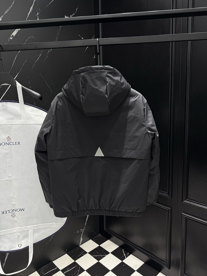 最高級モンクレールスーパーコピー Moncler GRENOBLE ダウンジャケット ブラック 2525404 モンクレール アウトレット どれくらい 安い - 画像 (3)