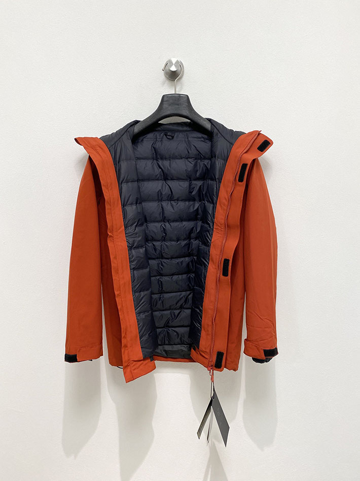 アークテリクス マウンテンパーカー ARC’TERYX アトム フーディ ナイロンジャケット レッド 2525675 アークテリクス ジャケット レディース - 画像 (3)