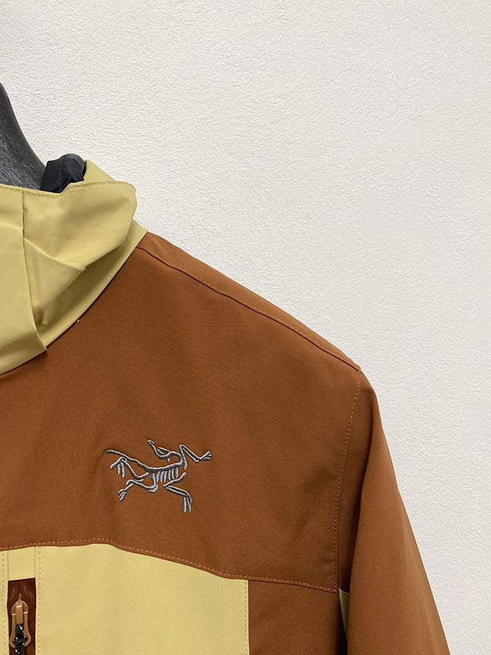 アークテリクス マウンテンパーカー ARC’TERYX アトム フーディ ナイロンジャケット ブラウン/イエロー 2525678 アークテリクス ジャケット レディース - 画像 (8)