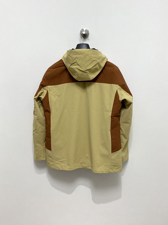 アークテリクス マウンテンパーカー ARC’TERYX アトム フーディ ナイロンジャケット ブラウン/イエロー 2525678 アークテリクス ジャケット レディース - 画像 (3)