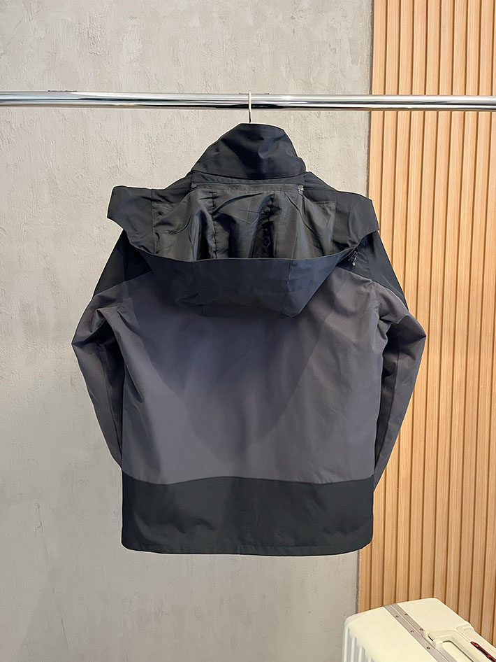 アークテリクス マウンテンパーカー ARC’TERYX アトム フーディ ナイロンジャケット ブラック/グレー 2525687 アークテリクス 女子 コーデ - 画像 (2)