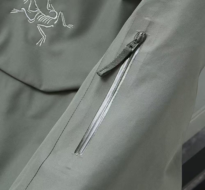 アークテリクス マウンテンパーカー ARC’TERYX マカイライトウェイトジャケット スカイブルー 2525690 冬ジャケット メンズ 暖かい - 画像 (10)