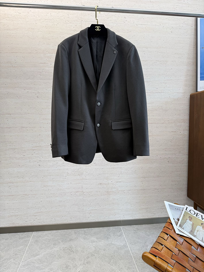 最高級ゼニアスーパーコピー ZEGNA スリーピーススーツ メンズ 2つ釦フロント サマーウール生地 ブラック 2525698 ゼニア スーツ セール - 画像 (12)