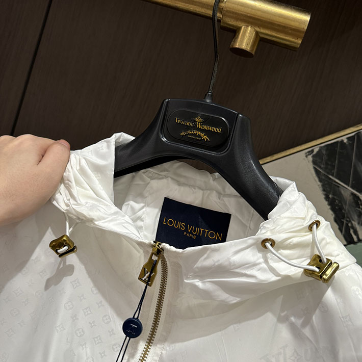 最高級ルイヴィトンスーパーコピー lv リバーシブル ナイロンウィンドブレーカー ホワイト 2525750 ルイヴィトン ジャケット 新作 - 画像 (6)